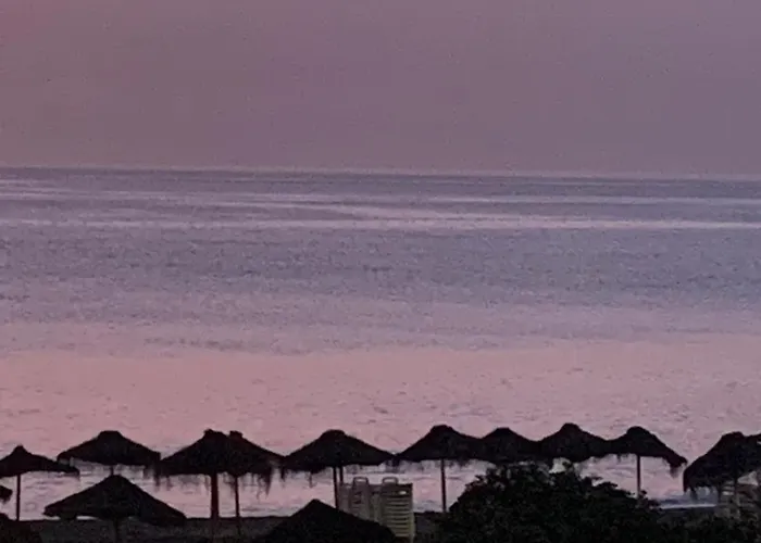 Estudio, First Line De La Playa Prime Location * פואנגירולה